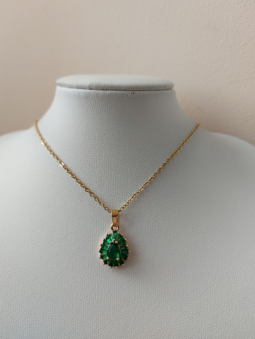 Small Green Diamante Unique Pendant Necklace (Cant Ship Until May 16th)
